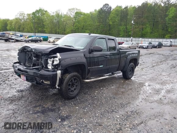 ✅ 2009 Chevrolet Silverado 1500 • VIN: 1GCFK29Y39Z183668 • Lot: 41972263. Wystawiony na IAAI z przebiegiem 260 054 mil. Bezpłatny archiwum sprzedaży aukcyjnych z USA i szczegółowy raport historii pojazdu na DreamBid. Zdjęcie 17.