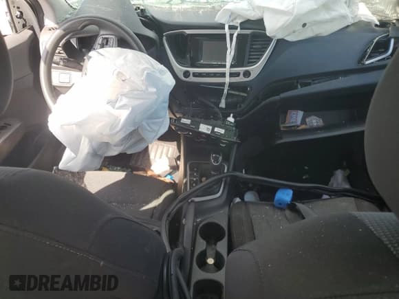 ✅ 2021 Hyundai Accent SE • VIN: 3KPC24A65ME131343 • Лот: 77890574. Опубликован ранее на Copart с пробегом Не указан. Бесплатный доступ к архиву аукционных продаж из США и подробный отчёт об истории автомобиля на DreamBid. Изображение 8.