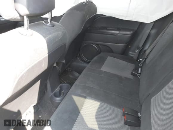 ✅ 2016 Jeep Patriot High Altitude • VIN: 1C4NJRFB0GD696880 • Lot: 43247007. Wystawiony na IAAI z przebiegiem 131 970 mil. Bezpłatny archiwum sprzedaży aukcyjnych z USA i szczegółowy raport historii pojazdu na DreamBid. Zdjęcie 7.