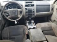 ✅ 2008 Ford Escape XLT • VIN: 1FMCU03ZX8KB49555 • Lot: 81985145. Wystawiony na Copart z przebiegiem 356 186 mil. Bezpłatny archiwum sprzedaży aukcyjnych z USA i szczegółowy raport historii pojazdu na DreamBid. Zdjęcie 8.