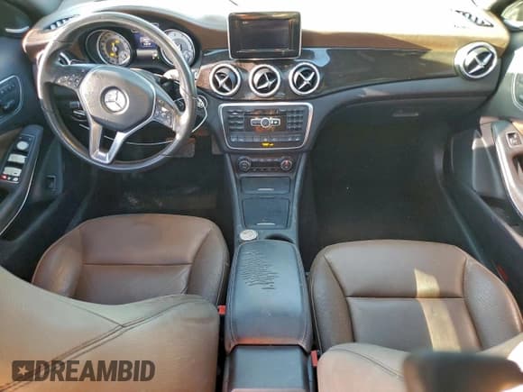 ✅ 2015 Mercedes-Benz GLA 250 • VIN: WDCTG4GB3FJ135073 • Lot: 92048675. Listed on Copart with 116,197 mi. Free auction sales archive from the USA and detailed vehicle history report at DreamBid. Image 8.