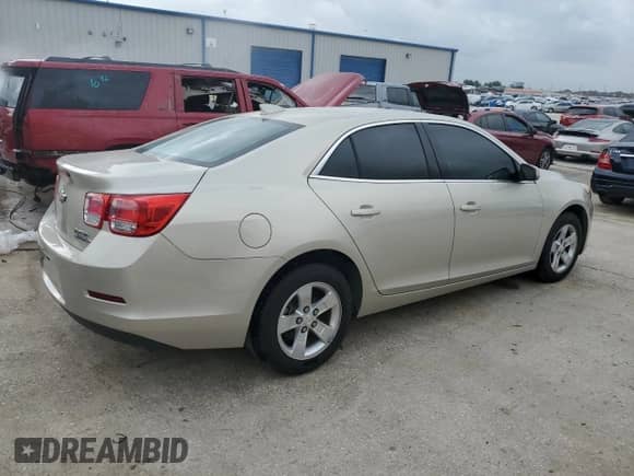 ✅ 2015 Chevrolet Malibu LT • VIN: 1G11C5SL0FF242818 • Lot: 59319244. Wystawiony na Copart z przebiegiem 88 326 mil mil. Skorzystaj z bezpłatnego archiwum sprzedaży aukcyjnych z USA i zobacz szczegółowy raport historii pojazdu na DreamBid. Zdjęcie 3.