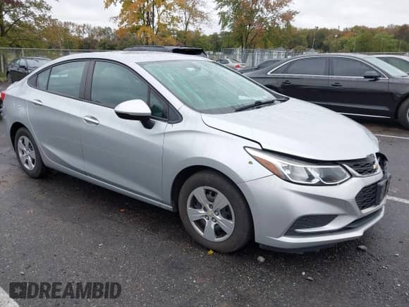 2018 Chevrolet Cruze LS с VIN 1G1BC5SM3J7125850, выставлен на аукционе IAAI как лот 43408913 с пробегом 135 200 миль миль и . История ставок и продаж доступна на DreamBid. Изображение 1.