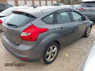✅ 2014 Ford Focus SE • VIN: 1FADP3K28EL409789 • Lot: 43701441. Wystawiony na IAAI z przebiegiem 169 476 mil. Bezpłatny archiwum sprzedaży aukcyjnych z USA i szczegółowy raport historii pojazdu na DreamBid. Zdjęcie 4.