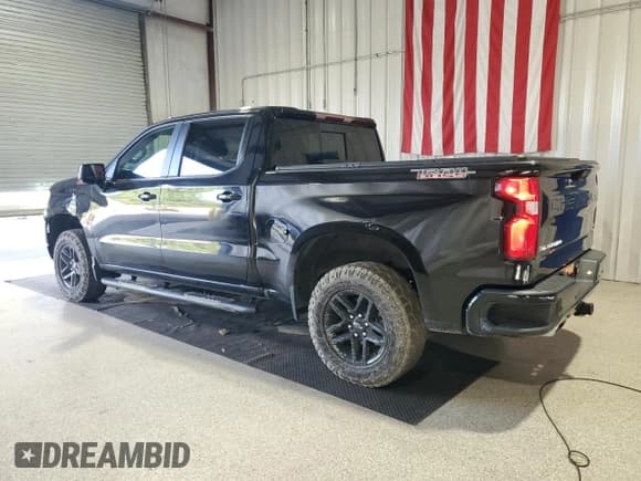 ✅ 2022 Chevrolet Silverado 1500 LT Trail Boss • VIN: 3GCUDFED8NG680074 • Lot: 71748355. Wystawiony na Copart z przebiegiem 35 803 mil. Bezpłatny archiwum sprzedaży aukcyjnych z USA i szczegółowy raport historii pojazdu na DreamBid. Zdjęcie 2.