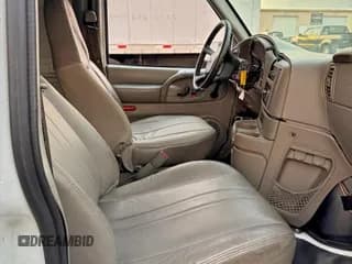 ✅ 2005 Chevrolet Astro Cargo • VIN: 1GCDM19X65B108176 • Lot: 96006065. Listed on Copart with 79,510 mi. Free auction sales archive from the USA and detailed vehicle history report at DreamBid. Image 5.