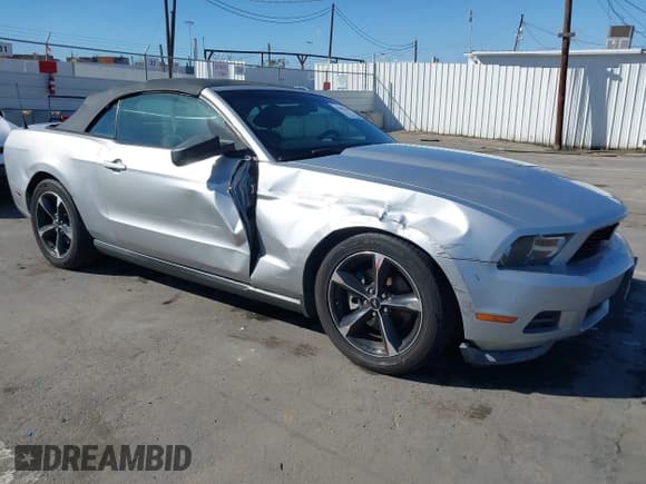 ✅ 2012 Ford Mustang Premium • VIN: 1ZVBP8EM2C5235096 • Lot: 43385320. Listed on IAAI with 110,439 mi. Free auction sales archive from the USA and detailed vehicle history report at DreamBid. Image 1.