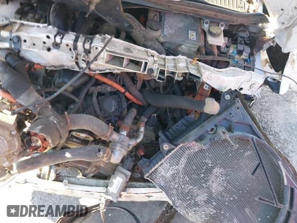 ✅ 2013 Ford C-Max SE • VIN: 1FADP5AU8DL543490 • Lot: 40519319. Wystawiony na IAAI z przebiegiem Nie podano. Bezpłatny archiwum sprzedaży aukcyjnych z USA i szczegółowy raport historii pojazdu na DreamBid. Zdjęcie 10.