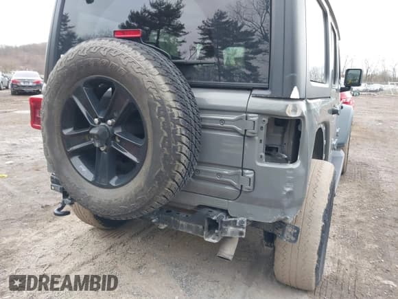 ✅ 2021 Jeep Wrangler Unlimited Sport Altitude • VIN: 1C4HJXDG1MW603784 • Lot: 41509231. Wystawiony na IAAI z przebiegiem 102 567 mil. Bezpłatny archiwum sprzedaży aukcyjnych z USA i szczegółowy raport historii pojazdu na DreamBid. Zdjęcie 20.