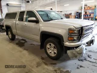 ✅ 2015 Chevrolet Silverado 1500 LT • VIN: 1GCVKREH3FZ271514 • Лот: 66695535. Опубликован ранее на Copart с пробегом 140 819 миль. Бесплатный доступ к архиву аукционных продаж из США и подробный отчёт об истории автомобиля на DreamBid. Изображение 4.