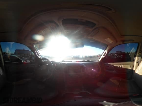 ✅ 2003 Toyota Sequoia Limited • VIN: 5TDZT38AX3S203931 • Лот: 42698561. Опубликован ранее на IAAI с пробегом 215 941 миль. Бесплатный доступ к архиву аукционных продаж из США и подробный отчёт об истории автомобиля на DreamBid. Изображение 18.