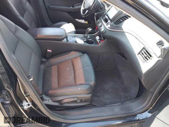 ✅ 2017 Chevrolet Impala LT • VIN: 2G1105SA6H9183552 • Lot: 43093046. Wystawiony na IAAI z przebiegiem 113 472 mil. Bezpłatny archiwum sprzedaży aukcyjnych z USA i szczegółowy raport historii pojazdu na DreamBid. Zdjęcie 5.