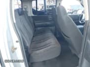 ✅ 2003 Dodge Dakota SLT • VIN: 1D7HL48N13S294573 • Lot: 41291127. Wystawiony na IAAI z przebiegiem 227 355 mil. Bezpłatny archiwum sprzedaży aukcyjnych z USA i szczegółowy raport historii pojazdu na DreamBid. Zdjęcie 8.