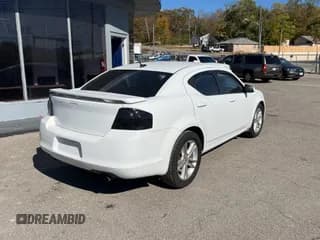 ✅ 2012 Dodge Avenger SXT Plus • VIN: 1C3CDZEGXCN260705 • Лот: 77613584. Опубликован ранее на Copart с пробегом 86 862 миль. Бесплатный доступ к архиву аукционных продаж из США и подробный отчёт об истории автомобиля на DreamBid. Изображение 4.
