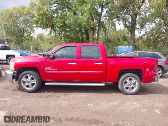 2013 Chevrolet Silverado 1500 LT с VIN 3GCPCSE00DG380842, выставлен на аукционе IAAI как лот 43295532 с пробегом 162 781 миль миль и . История ставок и продаж доступна на DreamBid. Изображение 14.