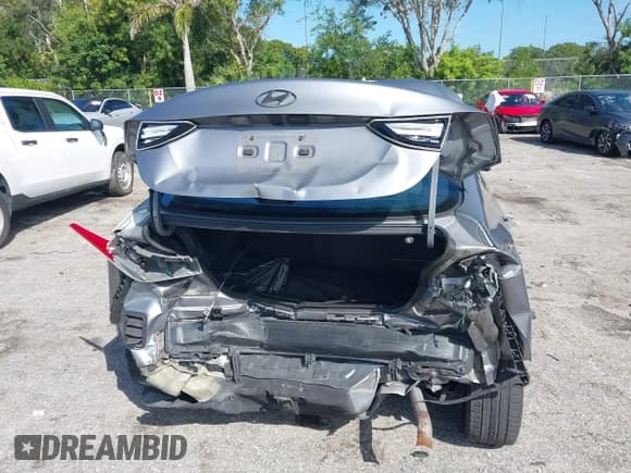 ✅ 2013 Hyundai Elantra GLS • VIN: KMHDH4AE3DU583332 • Lot: 43555990. Listed on IAAI with 155,431 mi. Free auction sales archive from the USA and detailed vehicle history report at DreamBid. Image 6.