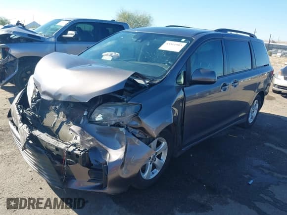 ✅ 2020 Toyota Sienna LE • VIN: 5TDKZ3DCXLS067856 • Лот: 43811903. Опубликован ранее на IAAI с пробегом 94 899 миль. Бесплатный доступ к архиву аукционных продаж из США и подробный отчёт об истории автомобиля на DreamBid. Изображение 17.