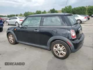 2013 MINI Hardtop with VIN WMWSU3C53DT549327, listed as a Copart auction lot 62546875 with 95,249 mi miles and Clean title. Bid and sale history available at DreamBid. Image 2.