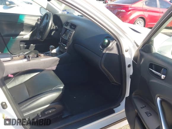 ✅ 2010 Lexus IS 250 • VIN: JTHCF5C2XA5042832 • Lot: 43611482. Listed on IAAI with 190,257 mi. Free auction sales archive from the USA and detailed vehicle history report at DreamBid. Image 5.