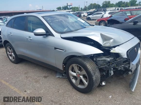 ✅ 2018 Jaguar F-Pace 30t Premium • VIN: SADCJ2GX9JA203977 • Лот: 43038306. Опубликован ранее на IAAI с пробегом 70 575 миль. Бесплатный доступ к архиву аукционных продаж из США и подробный отчёт об истории автомобиля на DreamBid. Изображение 1.