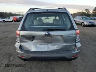 ✅ 2011 Subaru Forester X • VIN: JF2SHBBC0BH728217 • Lot: 90225925. Wystawiony na Copart z przebiegiem 251 147 mil. Bezpłatny archiwum sprzedaży aukcyjnych z USA i szczegółowy raport historii pojazdu na DreamBid. Zdjęcie 6.