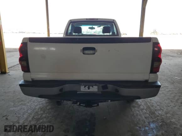 2005 Chevrolet Silverado 1500 Work Truck с VIN 1GCEC14X35Z116080, выставлен на аукционе Copart как лот 57108695 с пробегом 120 944 миль миль и Списание • Salvage title. История ставок и продаж доступна на DreamBid. Изображение 6.