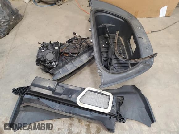 ✅ 2022 Tesla Model Y Performance • VIN: 7SAYGDEF6NF327016 • Лот: 52150725. Опубликован ранее на Copart с пробегом 99 505 миль. Бесплатный доступ к архиву аукционных продаж из США и подробный отчёт об истории автомобиля на DreamBid. Изображение 13.