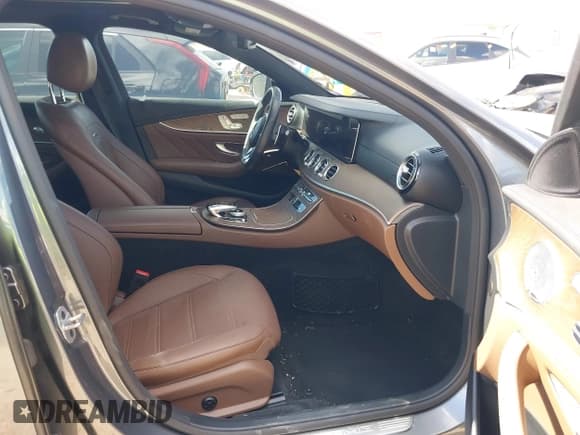 ✅ 2019 Mercedes-Benz E 53 AMG • VIN: WDDZF6BB4KA566138 • Lot: 43276864. Listed on IAAI with 17,259 mi. Free auction sales archive from the USA and detailed vehicle history report at DreamBid. Image 5.