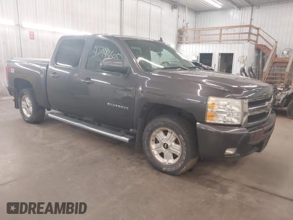 ✅ 2011 Chevrolet Silverado 1500 LTZ • VIN: 1GCPKTE32BF179378 • Lot: 42943605. Wystawiony na IAAI z przebiegiem 196 443 mil. Bezpłatny archiwum sprzedaży aukcyjnych z USA i szczegółowy raport historii pojazdu na DreamBid. Zdjęcie 1.