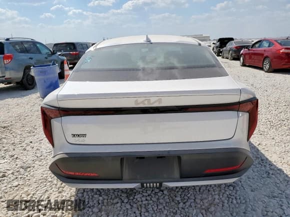 ✅ 2025 Kia K4 LXS • VIN: 3KPFT4DE5SE191682 • Lot: 85179705. Wystawiony na Copart z przebiegiem 1 439 mil. Bezpłatny archiwum sprzedaży aukcyjnych z USA i szczegółowy raport historii pojazdu na DreamBid. Zdjęcie 6.