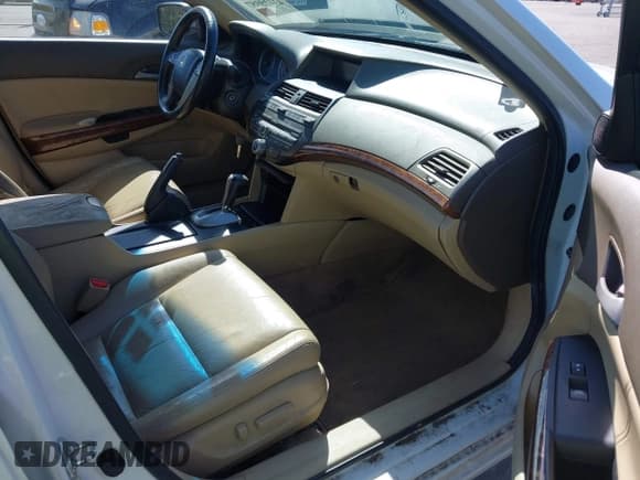 ✅ 2010 Honda Accord EX-L • VIN: 5KBCP3F85AB002628 • Lot: 43425987. Wystawiony na IAAI z przebiegiem 190 728 mil. Bezpłatny archiwum sprzedaży aukcyjnych z USA i szczegółowy raport historii pojazdu na DreamBid. Zdjęcie 5.