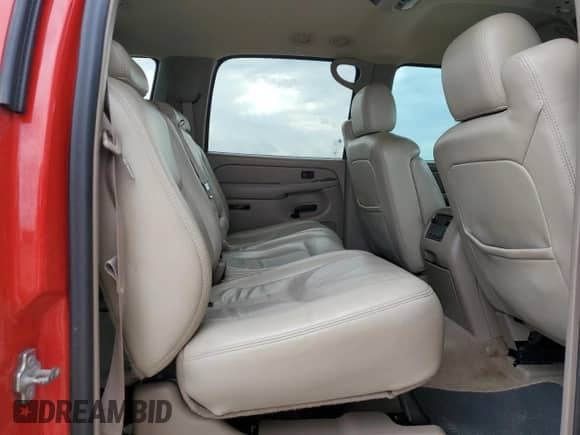 2005 Chevrolet Suburban LT с VIN 3GNEC16Z25G261438, выставлен на аукционе Copart как лот 81171614 с пробегом 135 858 миль миль и Списание • Salvage title. История ставок и продаж доступна на DreamBid. Изображение 11.