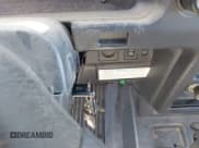 ✅ 1992 Isuzu Trooper S • VIN: JACDH58V1N7911927 • Lot: 43900357. Listed on IAAI with 143,551 mi. Free auction sales archive from the USA and detailed vehicle history report at DreamBid. Image 11.