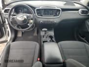 ✅ 2020 Kia Sorento LX • VIN: 5XYPG4A31LG648455 • Lot: 90756715. Wystawiony na Copart z przebiegiem 90 788 mil. Bezpłatny archiwum sprzedaży aukcyjnych z USA i szczegółowy raport historii pojazdu na DreamBid. Zdjęcie 8.