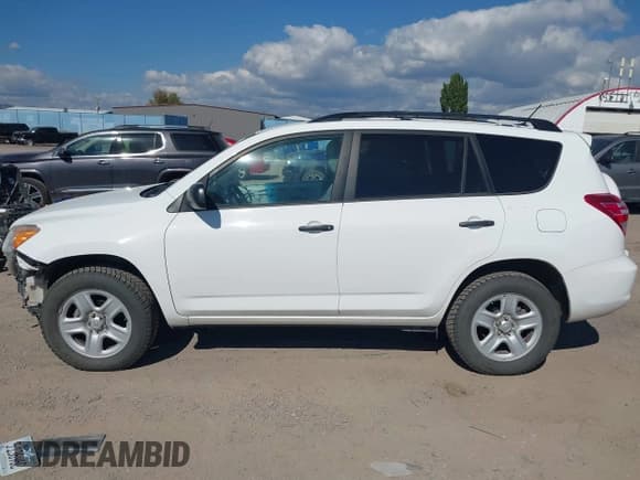 ✅ 2011 Toyota RAV4 • VIN: 2T3ZF4DVXBW092624 • Lot: 43267230. Listed on IAAI with 99,714 mi. Free auction sales archive from the USA and detailed vehicle history report at DreamBid. Image 15.