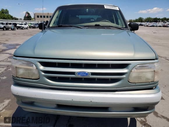 ✅ 1997 Ford Explorer XLT • VIN: 1FMDU32P5VZB36074 • Lot: 57289935. Listed on Copart with 185,654 mi. Free auction sales archive from the USA and detailed vehicle history report at DreamBid. Image 5.