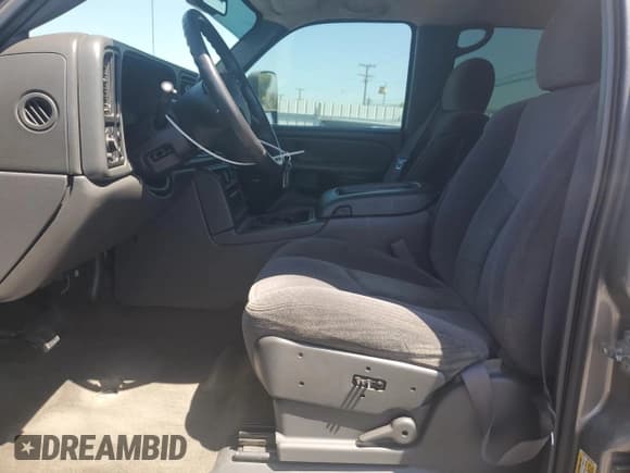 ✅ 2006 Chevrolet Silverado 2500HD LT1 • VIN: 1GCHC23206F130191 • Лот: 65751955. Опубликован ранее на Copart с пробегом 110 163 миль. Бесплатный доступ к архиву аукционных продаж из США и подробный отчёт об истории автомобиля на DreamBid. Изображение 7.