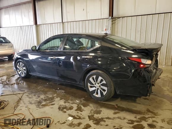 ✅ 2019 Nissan Altima S • VIN: 1N4BL4BV4KC227618 • Лот: 92160345. Опубликован ранее на Copart с пробегом 118 327 миль. Бесплатный доступ к архиву аукционных продаж из США и подробный отчёт об истории автомобиля на DreamBid. Изображение 2.