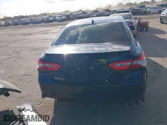 ✅ 2020 Toyota Camry SE • VIN: 4T1G11AK8LU925717 • Lot: 43712724. Wystawiony na IAAI z przebiegiem 234 632 mil. Bezpłatny archiwum sprzedaży aukcyjnych z USA i szczegółowy raport historii pojazdu na DreamBid. Zdjęcie 16.