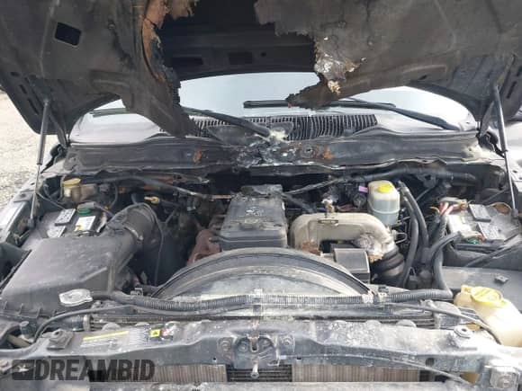 2004 Dodge 3500 ST z VIN 3D7LU38C84G204635, wystawiony jako IAAI lot #41544580 z przebiegiem Nie podano mil oraz . Historia ofert i sprzedaży dostępna na DreamBid. Obrazek 10.