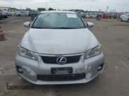 ✅ 2011 Lexus CT 200h • VIN: JTHKD5BH3B2038423 • Lot: 43249789. Wystawiony na IAAI z przebiegiem 165 618 mil. Bezpłatny archiwum sprzedaży aukcyjnych z USA i szczegółowy raport historii pojazdu na DreamBid. Zdjęcie 12.