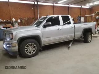 ✅ 2018 GMC Sierra 1500 SLE • VIN: 1GTV2MEC1JZ245395 • Лот: 70380975. Опубликован ранее на Copart с пробегом 89 845 миль. Бесплатный доступ к архиву аукционных продаж из США и подробный отчёт об истории автомобиля на DreamBid. Изображение 1.