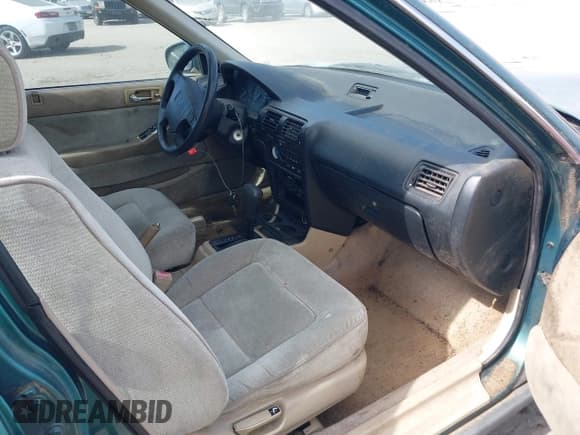 ✅ 1992 Honda Accord LX • VIN: 1HGCB9856NA017075 • Lot: 41530791. Listed on IAAI with 205,952 mi. Free auction sales archive from the USA and detailed vehicle history report at DreamBid. Image 5.