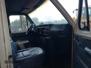 ✅ 1989 Ford Econoline Wagon XL • VIN: 1FBJS31H9KHC32724 • Лот: 39988843. Опубликован ранее на IAAI с пробегом 70 552 миль. Бесплатный доступ к архиву аукционных продаж из США и подробный отчёт об истории автомобиля на DreamBid. Изображение 5.