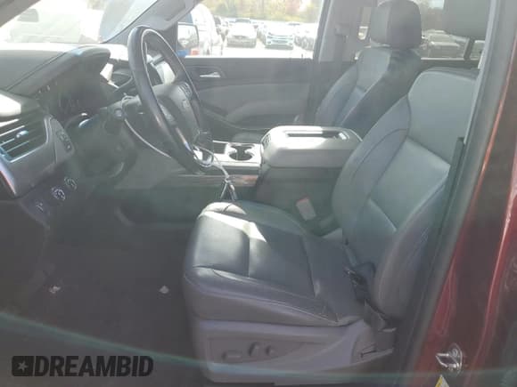 ✅ 2019 Chevrolet Suburban LT • VIN: 1GNSKHKC7KR355116 • Lot: 77168814. Wystawiony na Copart z przebiegiem 81 257 mil. Bezpłatny archiwum sprzedaży aukcyjnych z USA i szczegółowy raport historii pojazdu na DreamBid. Zdjęcie 7.