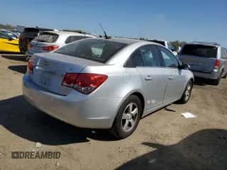 2014 Chevrolet Cruze 1LT z VIN 1G1PC5SB2E7293621, wystawiony jako Copart lot #84248425 z przebiegiem 132 237 mil mil oraz Szkoda całkowita • Salvage title. Historia ofert i sprzedaży dostępna na DreamBid. Obrazek 3.