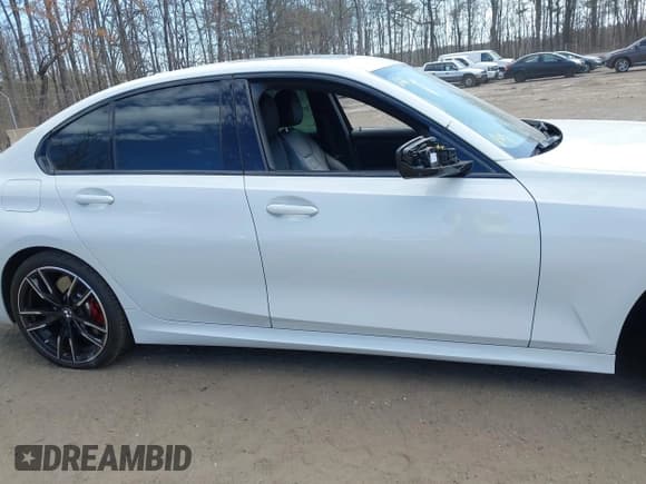 ✅ 2024 BMW 3 Series M340i xDrive • VIN: 3MW49FF02R8D79729 • Lot: 41923780. Listed on IAAI with 10,208 mi. Free auction sales archive from the USA and detailed vehicle history report at DreamBid. Image 13.