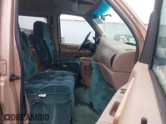 ✅ 1997 Ford Econoline Cargo • VIN: 1FDEE142XVHA83756 • Lot: 43822135. Wystawiony na IAAI z przebiegiem 51 647 mil. Bezpłatny archiwum sprzedaży aukcyjnych z USA i szczegółowy raport historii pojazdu na DreamBid. Zdjęcie 5.