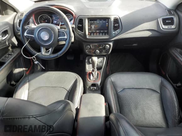 ✅ 2017 Jeep Compass Trailhawk • VIN: 3C4NJDDB7HT635267 • Lot: 89652195. Wystawiony na Copart z przebiegiem 90 285 mil. Bezpłatny archiwum sprzedaży aukcyjnych z USA i szczegółowy raport historii pojazdu na DreamBid. Zdjęcie 8.