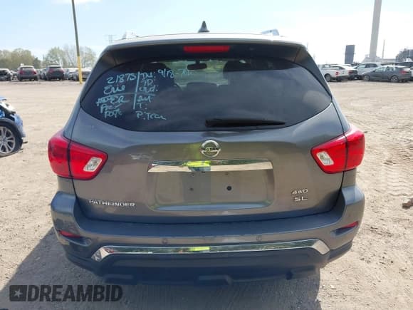 ✅ 2020 Nissan Pathfinder SL • VIN: 5N1DR2CM1LC591147 • Lot: 43350315. Listed on IAAI with 136,835 mi. Free auction sales archive from the USA and detailed vehicle history report at DreamBid. Image 16.